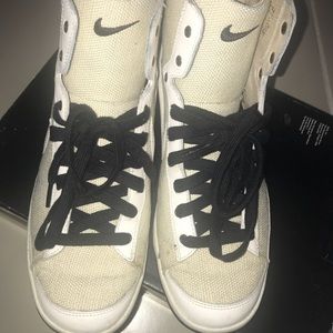 Worn women’s Nike zoom Blazer Mid sz 9 sail/black